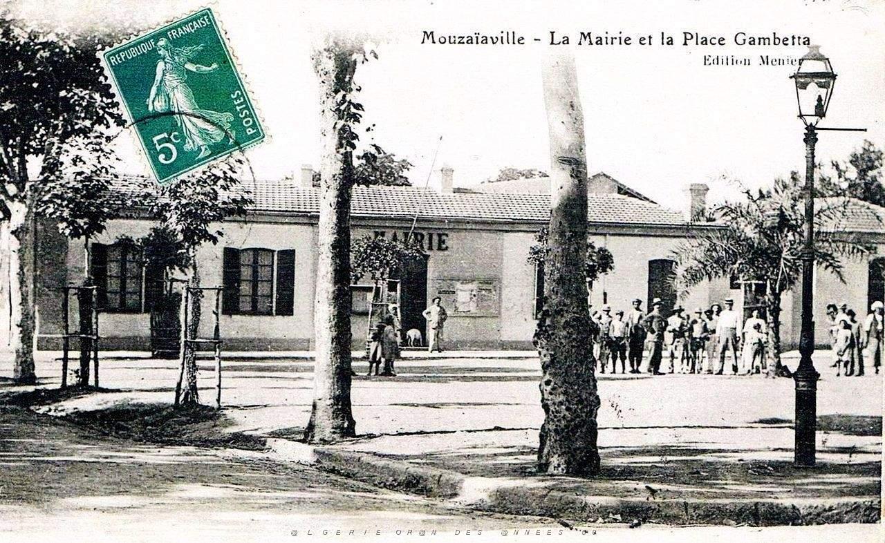532- Mouzaiaville - La mairie.jpg